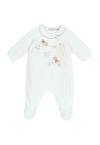 Pelele blanco para bebé con mangas largas, fabricado en tela suave, con cuello con volantes y pájaros bordados junto con el texto "mis primeros zapatos". Botones en el lateral.