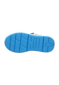Blauer Gummisohlen mit einem strukturierten Profilmuster, das Abschnitte für den Grip und einen Logoabdruck aufweist. Glattes und flaches Design.
