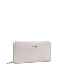 Portefeuille en cuir beige clair à finition texturée, fermeture éclair et ferrures dorées. Nom de la marque "LIUJO" embossé à l'avant.