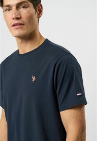 U.S. Polo Assn. NORD - Basic T-shirt - dark sapphire