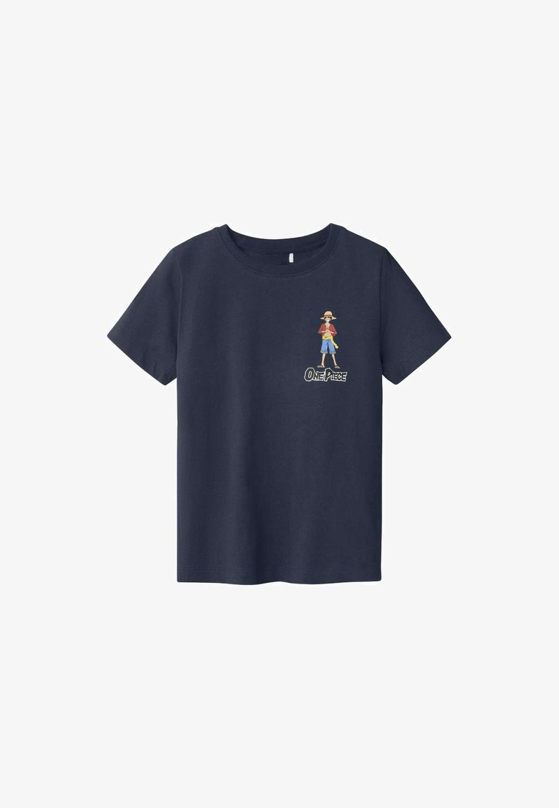 T-shirt bleu marine à manches courtes avec un petit dessin d'un personnage de dessin animé debout portant un chapeau de paille et le texte "One Piece" sur la poitrine.