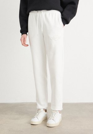 GANT TONAL SHIELD - Tracksuit bottoms - eggshell