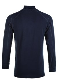 Marineblauwe longsleeve shirt met hoge kraag, gemaakt van gladde stof, met platte naden en een licht taps toelopende pasvorm. Minimalistisch ontwerp.