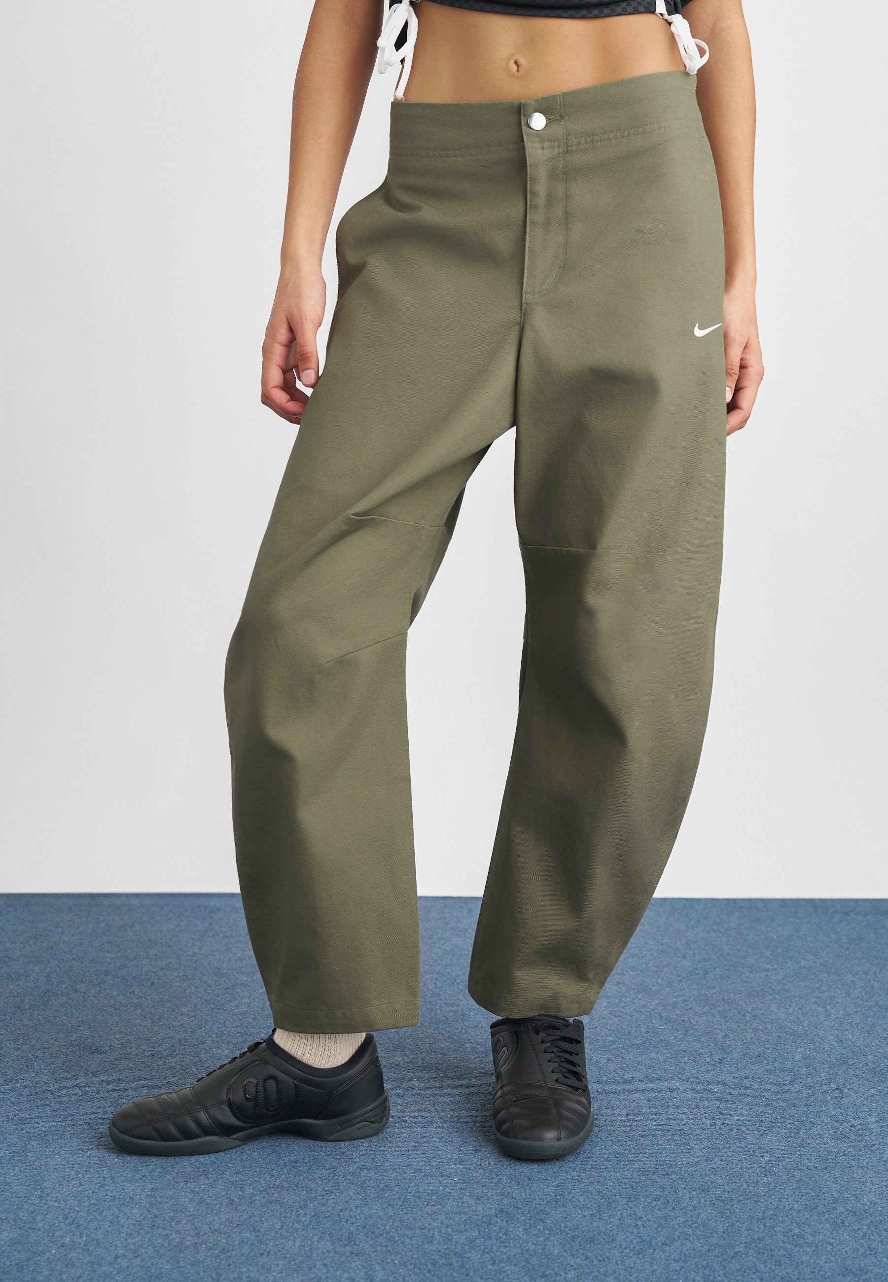 nike khaki pants women's
