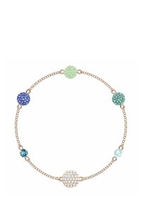 Bracelet chaîne en or rose avec cinq perles de cristal colorées : bleu foncé, bleu clair, vert et transparent, avec une surface texturée.