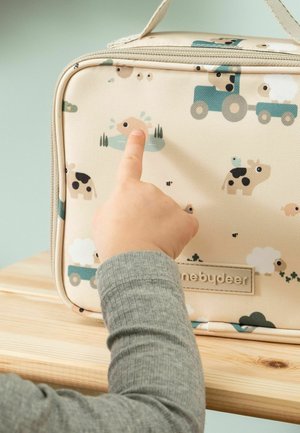 Done By Deer, TINY INSULATED LUNCH BAG TINY FARM SAND 2,8 L - Andre accessories - sand