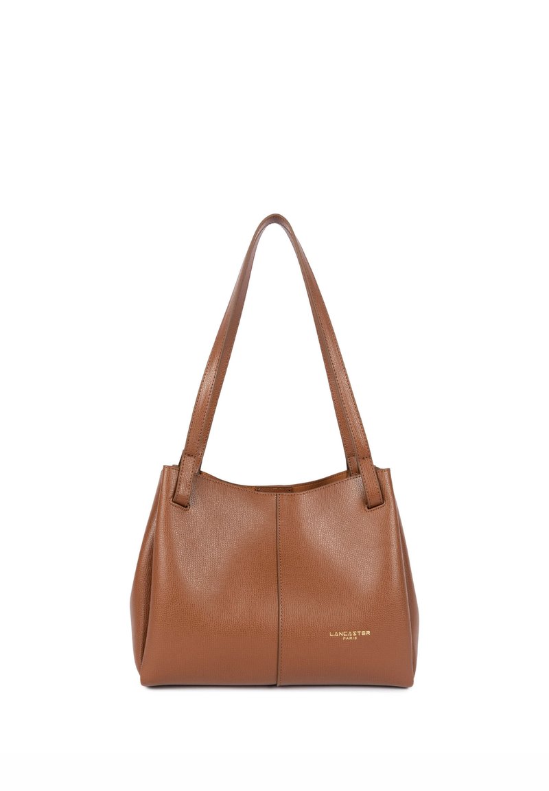 Borsa tote in pelle marrone con due manici a spalla, texture morbida, forma strutturata e dettaglio logo dorato al centro davanti.