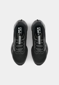 Nike Performance PEGASUS PREMIUM - Tenisice za cestovno trčanje - black/metallic silver