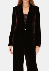 Niewybrane, brązowy