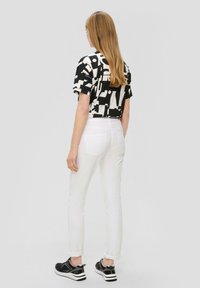 QS - Jeansy Slim Fit
