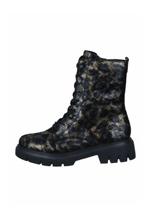 Bottines à imprimé léopard noir et or avec un laçage à l'avant, surface texturée, semelle épaisse noire et une languette à l'arrière.