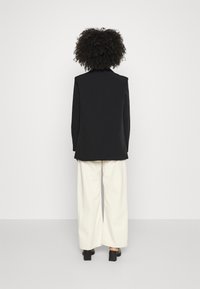 PCBOSSY Blazer - Black