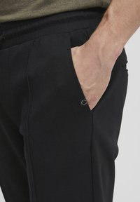 11 Project PRPALMER REGULAR FIT - Joggebukse - black
