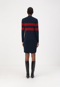 Tommy Jeans BADGE DRESS - Abito in maglia - dark night navy