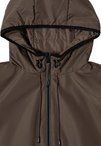 Veste marron à capuche avec fermeture éclair frontale et cordons ajustables, présentant une bordure noire et la marque "CECIL" sur les bords et les extrémités des cordons.