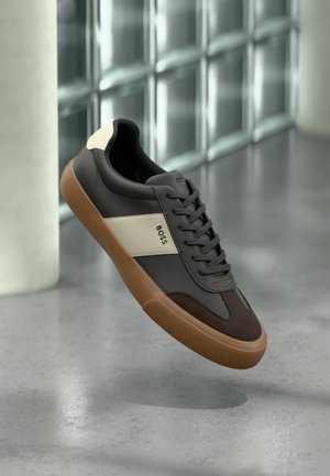 AIDEN - Tossud - open brown