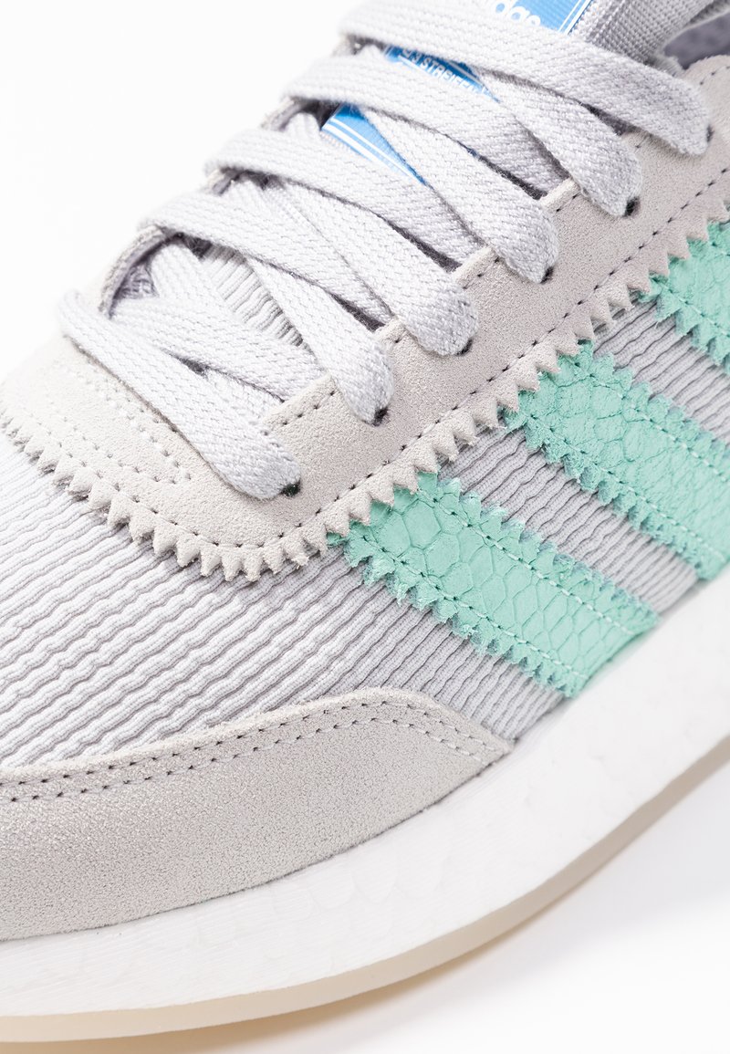 adidas gazelle silver green womens adidas Barreda Lo Trainers White US 5.5 Woman KI6726/4 main image 0