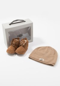 UGG Geboortegeschenk - cognac
