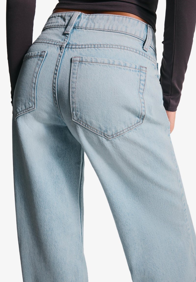 Bershka Wide Leg light blue/hellblau