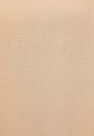 Tessuto beige con una superficie liscia caratterizzato da sottili linee orizzontali. Materiale morbido, leggero, con una distribuzione uniforme del colore.