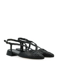 Scarpe slingback nere in tessuto intrecciato con punta affusolata e tacco basso a blocco. Presentano cinturini incrociati e una superficie testurizzata per una presa migliore.