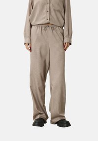 American Vintage OKYROW - Auduma bikses - castor raye