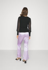 ONLY Petite Stickad tröja - black