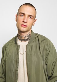 Icon Brand ELONGATED LINK NECKLACE - Colar - silver-coloured