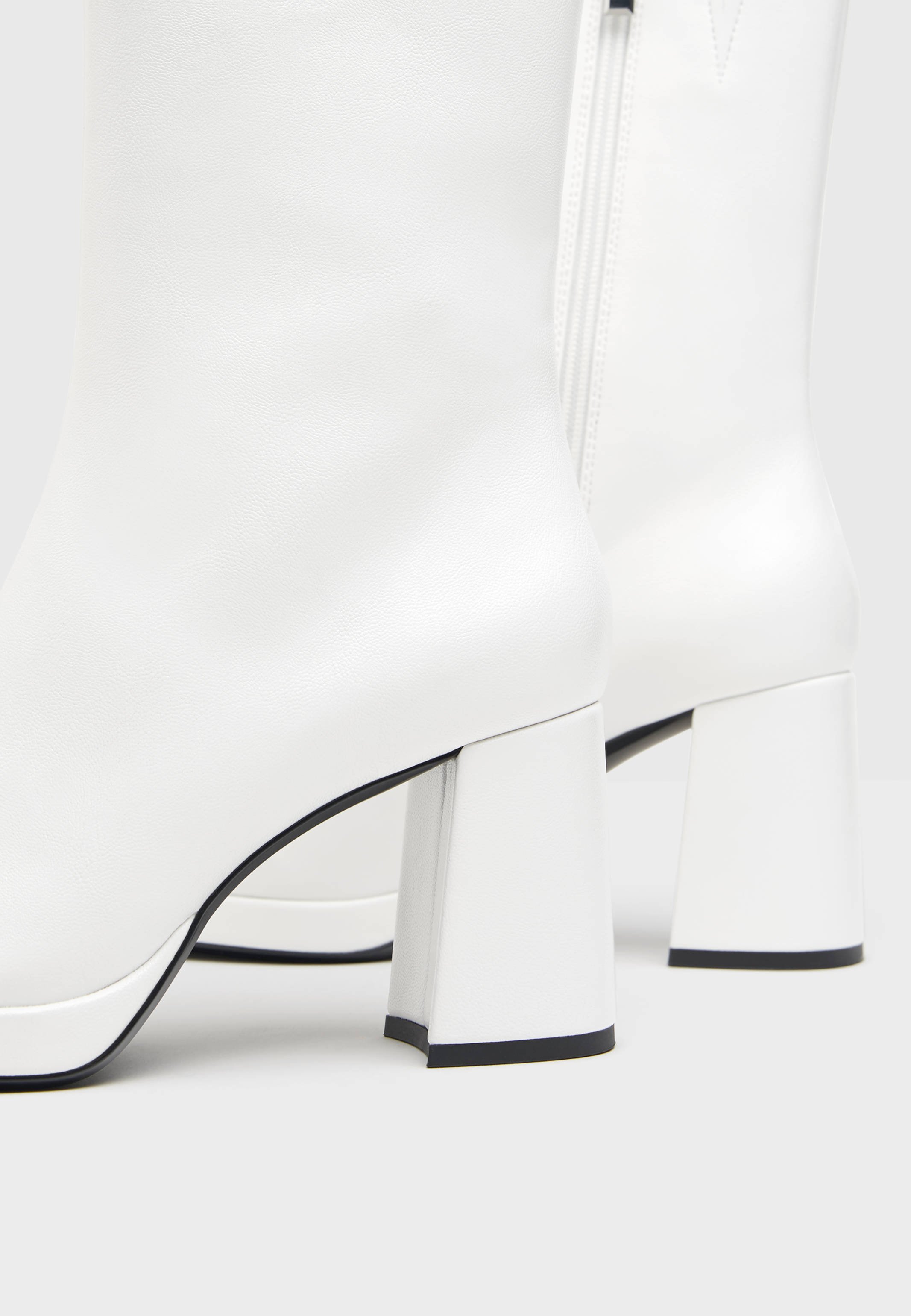 Bershka MIT PLATEAU UND HOHEM SCHAFT - Laarzen met hoge hak - white/wit -  Zalando.nl
