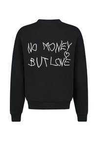 Zwarte sweatshirt met witte geborduurde tekst op de achterkant die luidt: "GEEN GELD ❤️ MAAR LIEFDE." Oversized ontwerp met geribde manchetten.