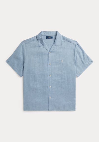 Chemise bleu clair à manches courtes avec boutons, col camp et logo Polo Ralph Lauren blanc brodé sur la poitrine.