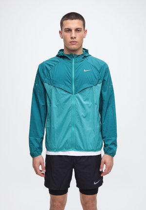Nike Performance, M NK UV RPL STRIDE JACKET - Veste de running - bright spruce energy silver-coloured