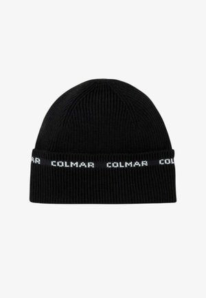 Cappello in maglia nero realizzato in tessuto morbido, con risvolto e logo "COLMAR" bianco lungo il bordo.