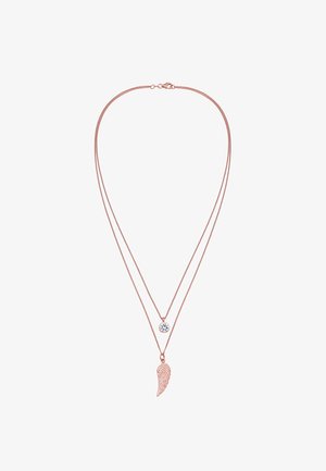 Halskette aus Roségold mit drei Strängen, ausgestattet mit einem detaillierten Engel-Flügel-Anhänger, einem runden Kristallanhänger und feinen Kettengliedern.