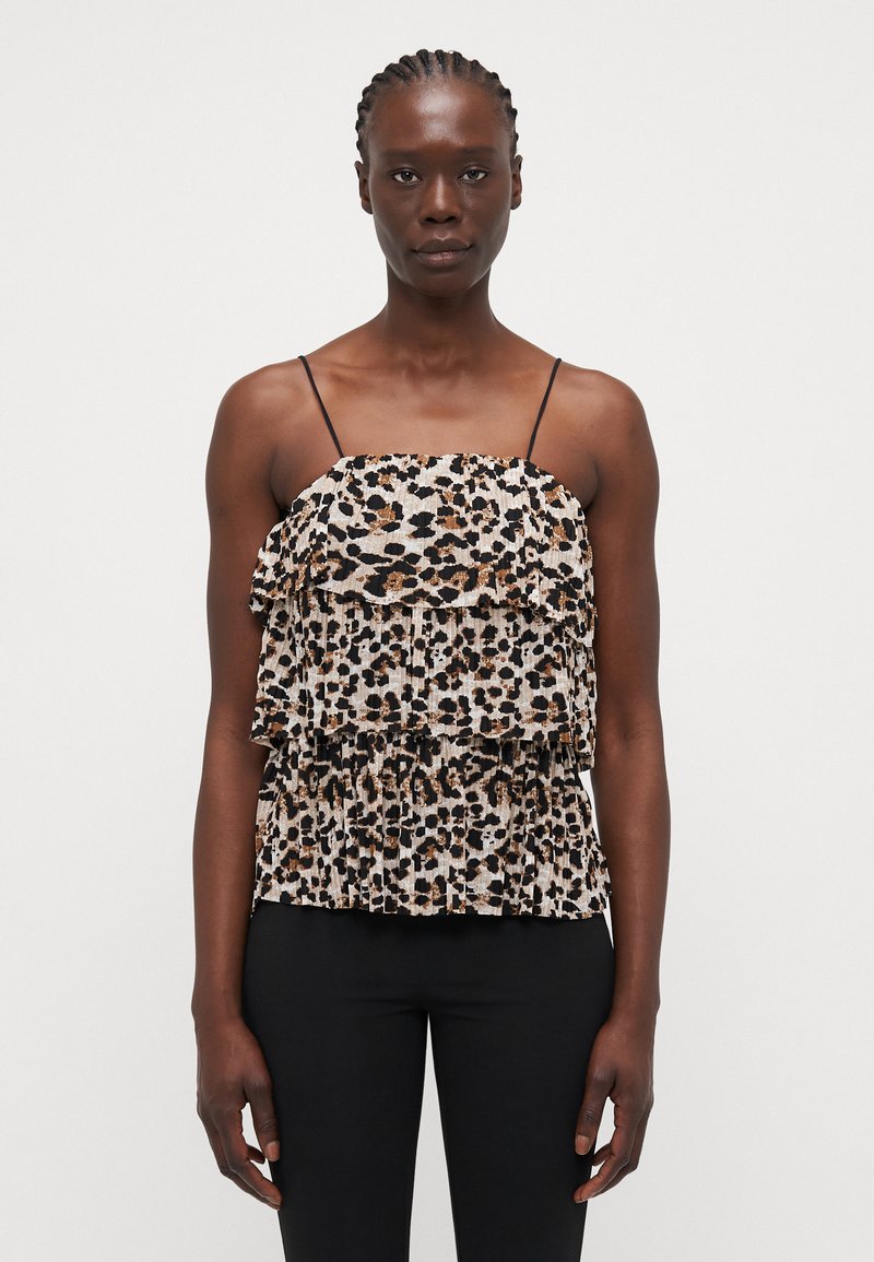 Leopardmønster tanktopp med lagdelte volanger, spaghetti-stropper og teksturert stoff. Fargekombinasjon i svart og beige. Sitter løst i livet.