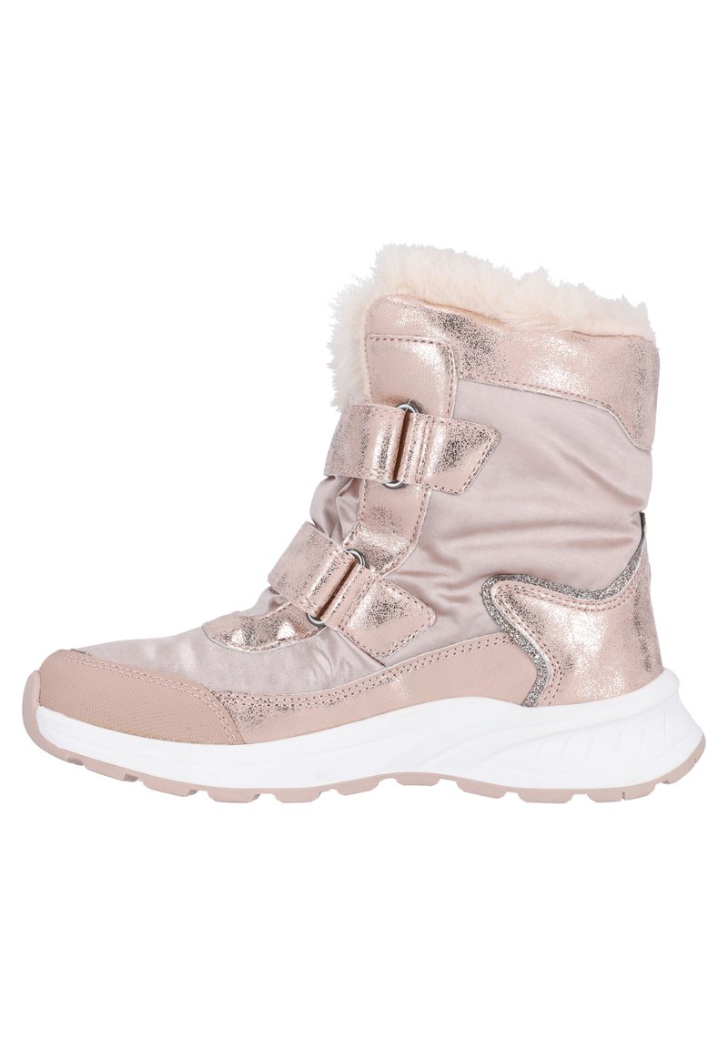 Bottes synthétiques couleur or rose avec doublure en fourrure, bandes Velcro et semelle intermédiaire blanche. Le design présente une texture lisse avec des accents métalliques.