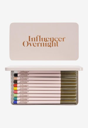 REVOLUTION PRO X INFLUENCER OVERNIGHT ARTISTRY LINER TIN - Zestaw do makijażu - -
