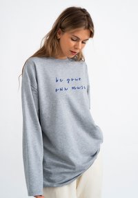 MIRONS Longsleeve - light grey