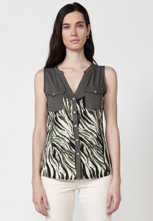 Top - verde green