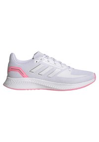 Chaussures de sport blanches avec empeigne en mesh, accents roses, trois bandes argentées sur le côté, col rembourré et semelle texturée pour une bonne adhérence.