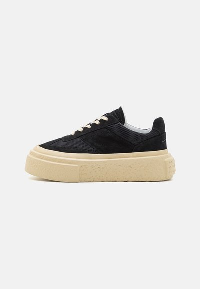 MM6 Maison Margiela Sportcipő - black