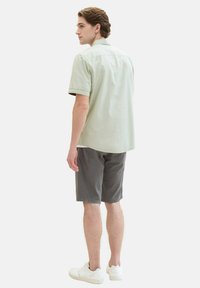 TOM TAILOR Shorts - grey structure print
