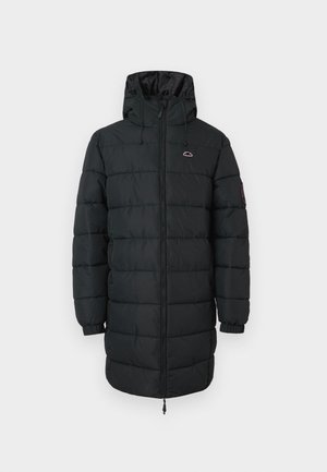 Lunga giacca a vento nera trapuntata con cappuccio, zip frontale completa, polsini elasticizzati e piccolo logo sul petto e sul patch della manica.