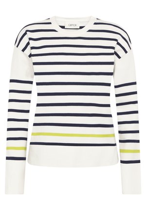 Pull blanc à manches longues avec des rayures horizontales bleu marine et deux fines rayures jaunes près du bas et des poignets.