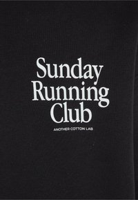 Another Cotton Lab SUNDAY RUNNING CLUB OVERSIZED - Hættetrøje - black