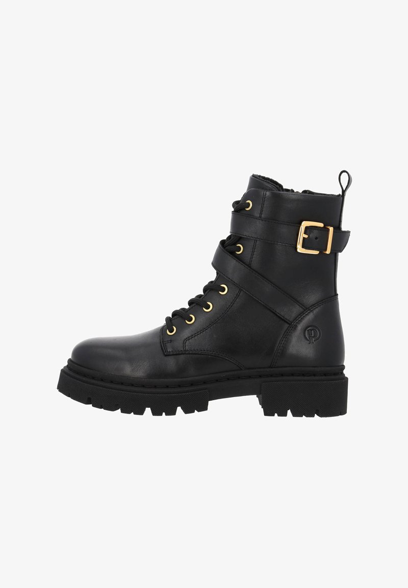 Bottines en cuir noir avec des accessoires en or, des lacets et un détail de boucle. Semelle épaisse et texturée avec un accent logo sur le côté.