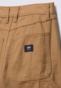 Unselected, medium brown
