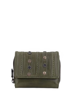 Kompakte grüne Lederbrieftasche mit dekorativer vertikaler Naht und sechs Metallnieten auf der Vorderklappe, Reißverschluss an der Seite.