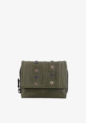 Kompakte grüne Lederbrieftasche mit dekorativer vertikaler Naht und sechs Metallnieten auf der Vorderklappe, Reißverschluss an der Seite.