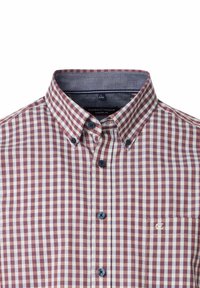 Karierte Hemd in Rot und Weiß mit blauen Knöpfen, lässiger Schnitt, kurzer Kragen und einer Tasche mit einem kleinen Logo auf der linken Seite.